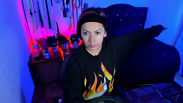 LucyStrike  online show from 7, 1, 2026