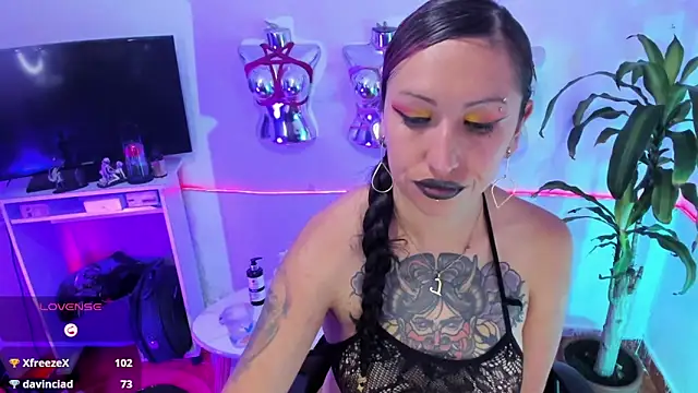 LucyStrike  online show from 19, 5, 2026