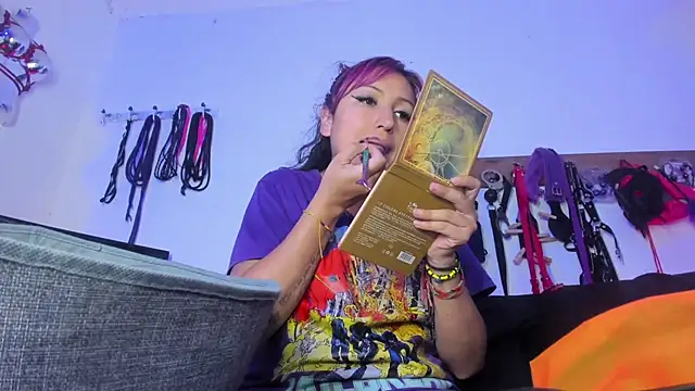 LucyStrike  online show from 5, 2, 2026