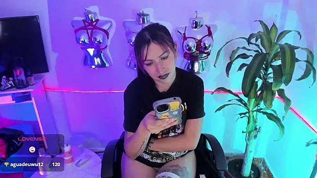 LucyStrike  online show from 16, 5, 2026
