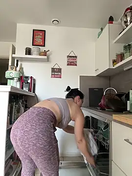 Luccreccia  online show from 23, 3, 2026