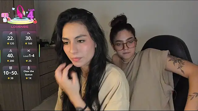 Snapshot of Dahian-peach chatting on 12, 11, 2025 Dahian-peach online show from 12, 11, 2025