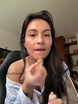 Snapshot of Dahian-peach chatting on 6, 5, 2026 Dahian-peach online show from 6, 5, 2026
