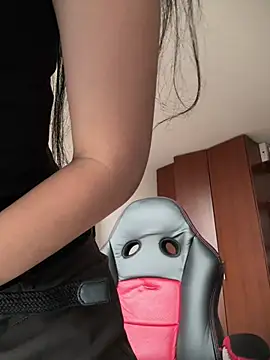 Snapshot of Dahian-peach chatting on 8, 5, 2026 Dahian-peach online show from 8, 5, 2026