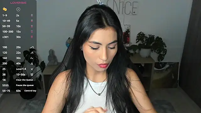 Snapshot of Dahian-peach chatting on 12, 12, 2024 Dahian-peach online show from 12, 12, 2024