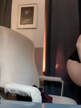 Loona-Lexxington online show from 27, 10, 2025