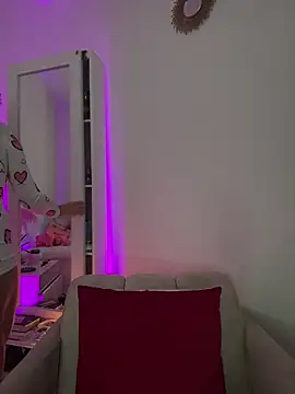 Ashleyjenner  online show from 13, 1, 2026