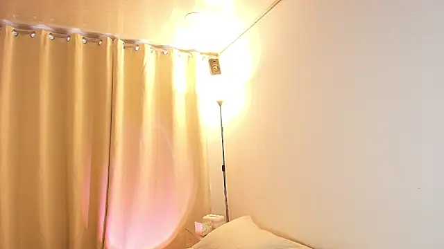 Evelyn Bennett online show from 16, 11, 2025