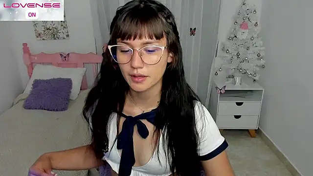 cute roxy online show from 24, 11, 2025