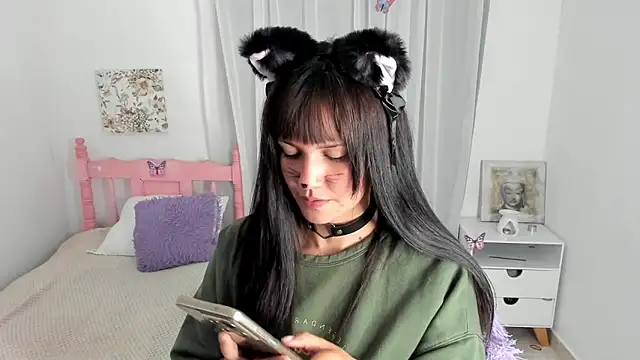 cute roxy online show from 1, 11, 2025