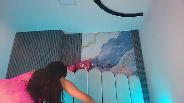 hot dione online show from 19, 2, 2026