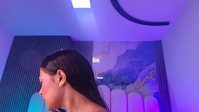 hot dione online show from 15, 4, 2026