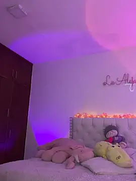 alee lenoxx online show from 19, 6, 2026