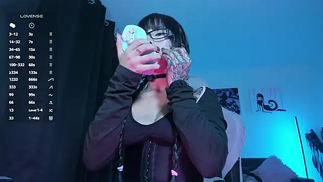 satanbabee online show from 6, 4, 2026