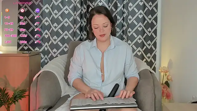 Snapshot of alyjonesoficiall chatting on 2, 5, 2026 alyjonesoficiall online show from 2, 5, 2026