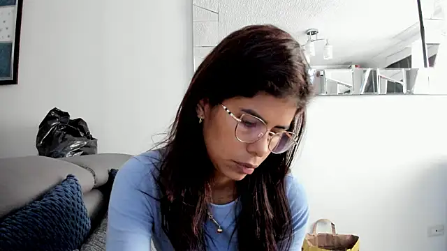 karlina charlotte1 online show from 3, 3, 2025