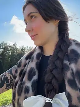 emiliasommer online show from 16, 10, 2025