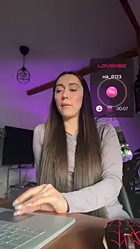 emiliasommer online show from 29, 11, 2025