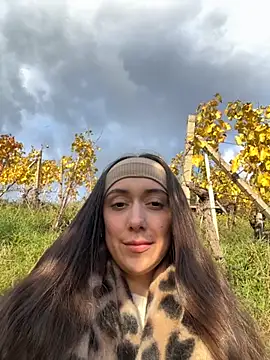 emiliasommer online show from 24, 10, 2025