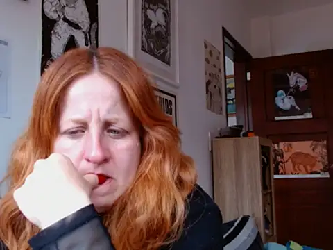 Snapshot of ViioletaMora chatting on 17, 5, 2026 ViioletaMora online show from 17, 5, 2026