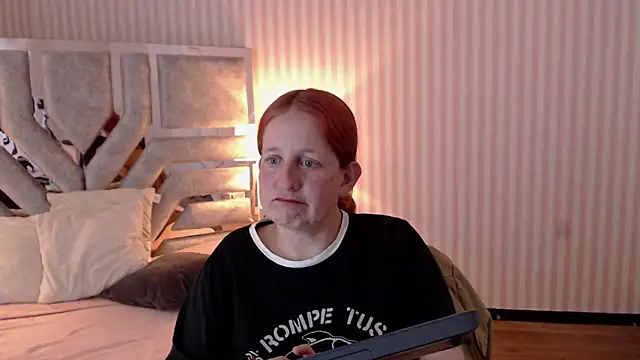 ViioletaMora online show from 17, 3, 2025