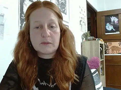 Snapshot of ViioletaMora chatting on 4, 5, 2026 ViioletaMora online show from 4, 5, 2026