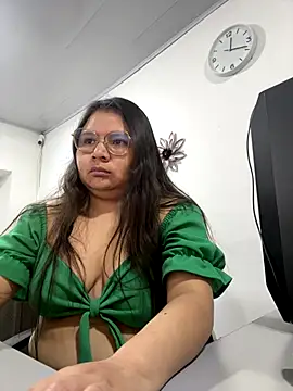 Snapshot of alice_love052 chatting on 26, 10, 2025 alice love052 online show from 26, 10, 2025