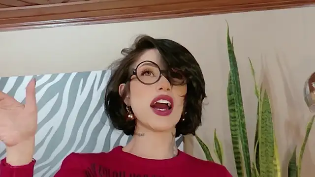 Hannah Borbon online show from 13, 11, 2025