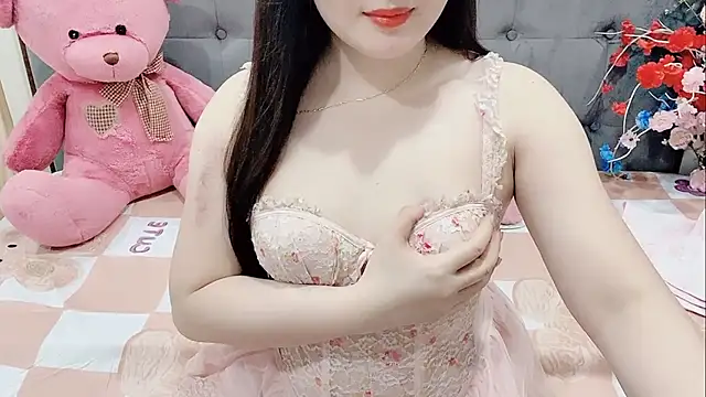 Snapshot of Funikio chatting on 11, 11, 2025 Funikio online show from 11, 11, 2025