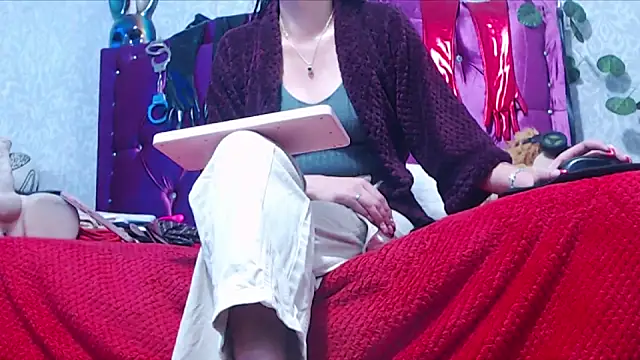 AyshaScott online show from 11, 2, 2026