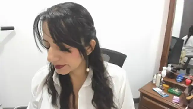 MonicaGarcia  online show from 19, 6, 2026