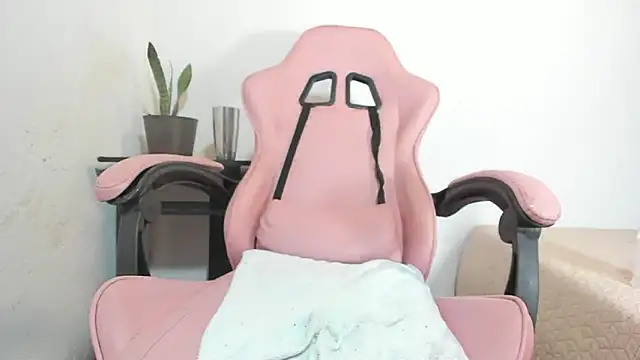 Milk anastasia online show from 12, 4, 2026