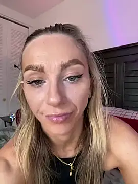 Snapshot of BrattyBae_xo chatting on 2, 3, 2025 BrattyBae xo online show from 2, 3, 2025