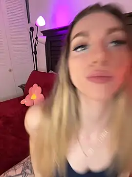 Snapshot of BrattyBae_xo chatting on 1, 2, 2025 BrattyBae xo online show from 1, 2, 2025