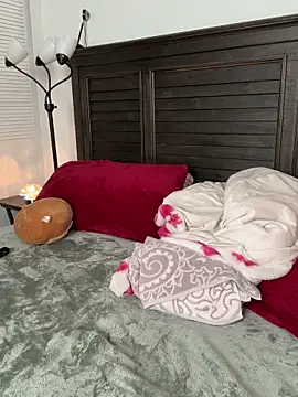 Snapshot of BrattyBae_xo chatting on 8, 3, 2025 BrattyBae xo online show from 8, 3, 2025