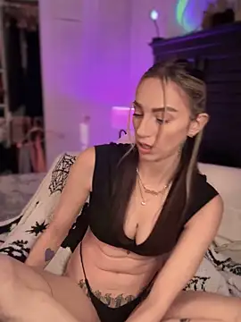 Snapshot of BrattyBae_xo chatting on 19, 11, 2025 BrattyBae xo online show from 19, 11, 2025