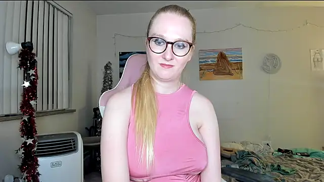 Snapshot of AudreyMadisonX chatting on 4, 2, 2025 AudreyMadisonX online show from 4, 2, 2025