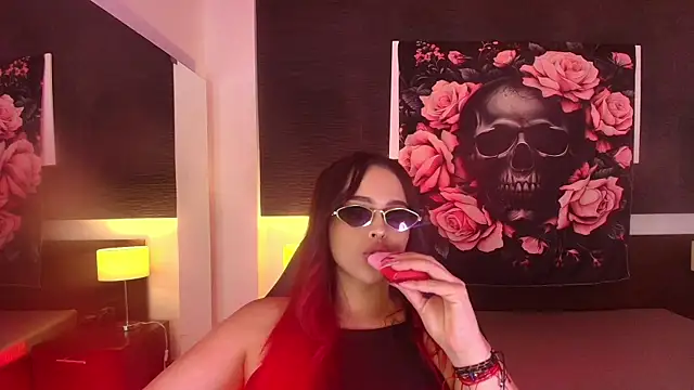 EvaaFoxxy1 online show from 15, 4, 2026