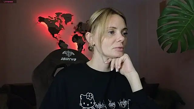 Snapshot of Sam_Klaus chatting on 17, 10, 2025 Sam Klaus online show from 17, 10, 2025