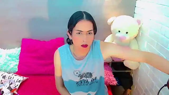 Daniela Pink  online show from 8, 11, 2025