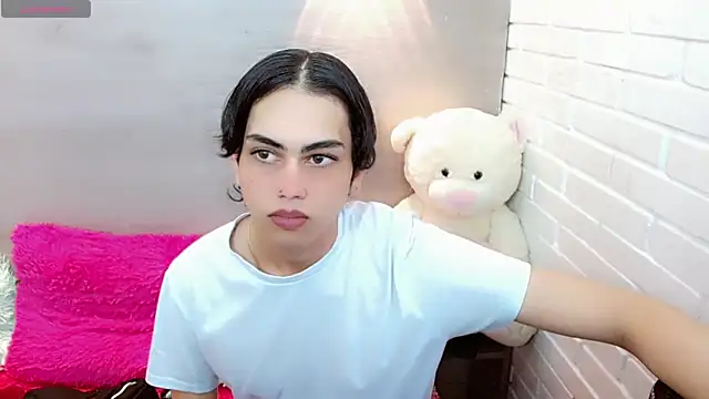 Daniela Pink  online show from 11, 11, 2025