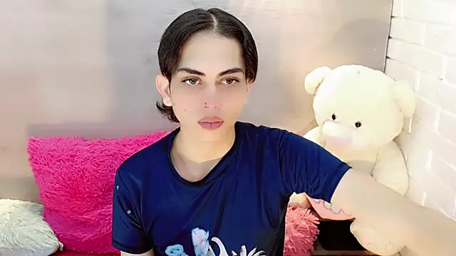 Daniela Pink  online show from 10, 9, 2025