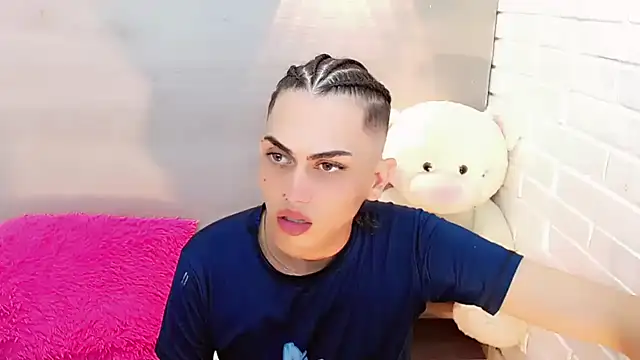 Daniela Pink  online show from 20, 11, 2025