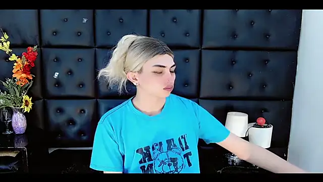 Daniela Pink  online show from 23, 2, 2026