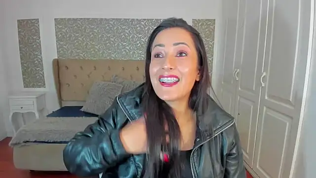 KimWessel  online show from 20, 10, 2025