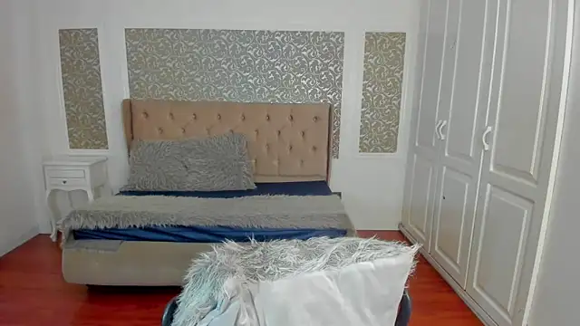 KimWessel  online show from 21, 10, 2025