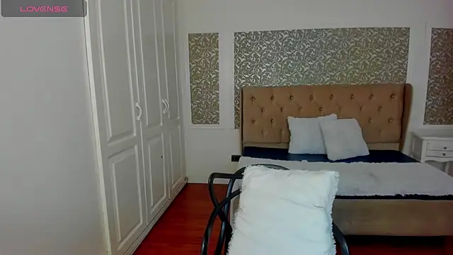 KimWessel  online show from 24, 11, 2025