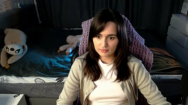 Snapshot of KiraYammy chatting on 8, 11, 2025 KiraYammy online show from 8, 11, 2025