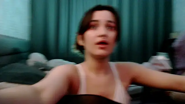 Snapshot of KiraYammy chatting on 31, 1, 2025 KiraYammy online show from 31, 1, 2025