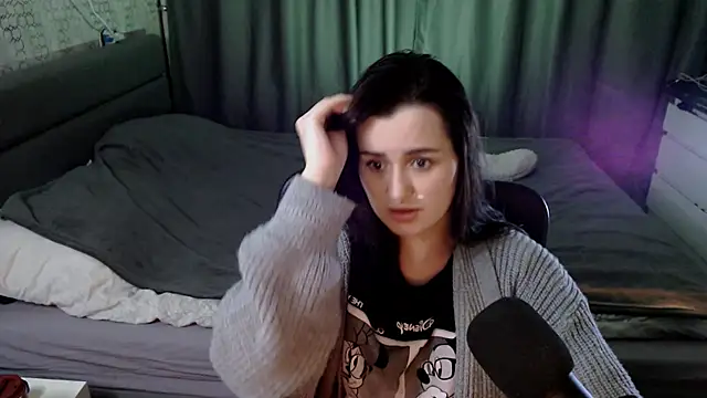 Snapshot of KiraYammy chatting on 1, 1, 2025 KiraYammy online show from 1, 1, 2025